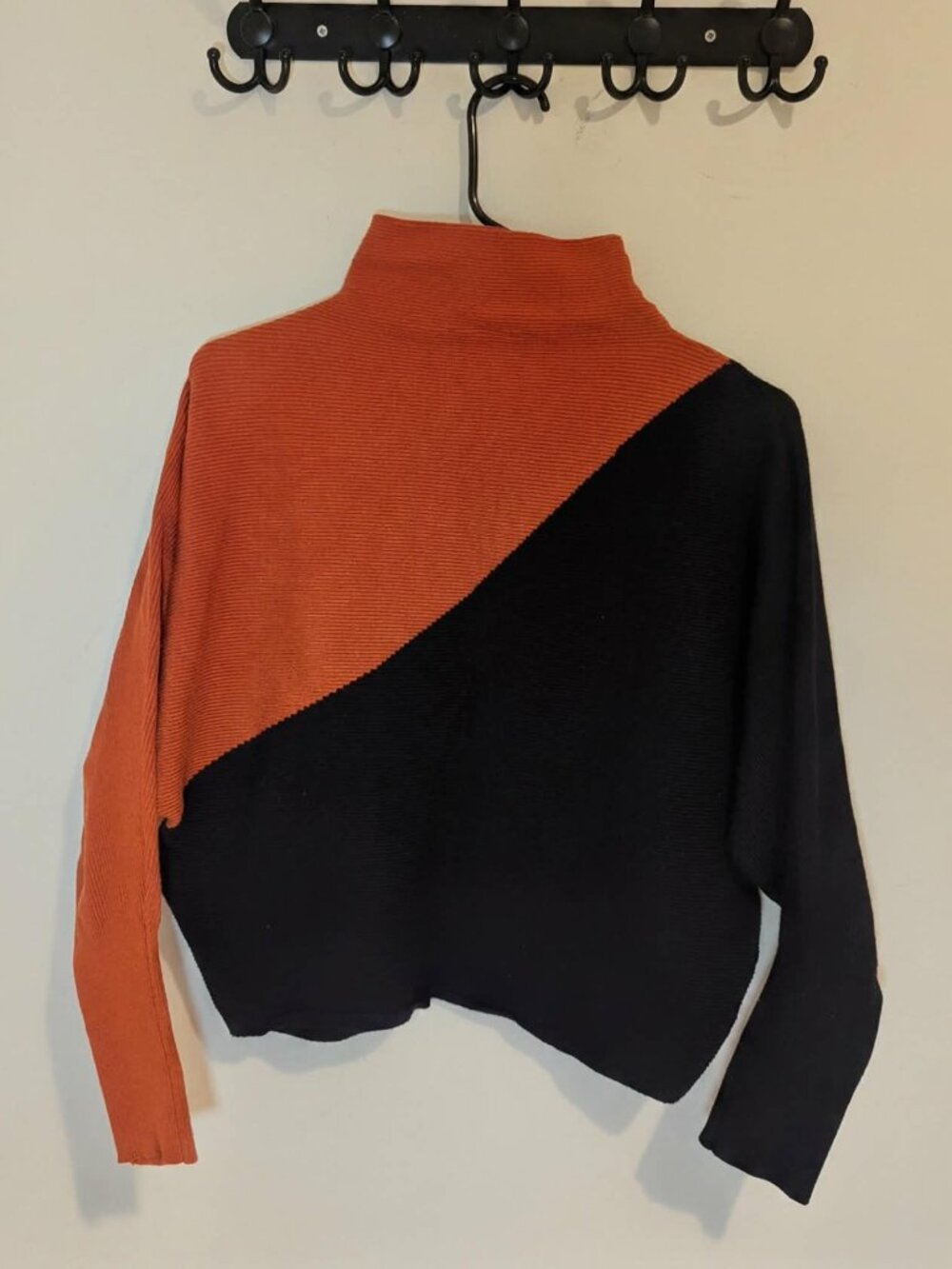 T Tahari Colorblock Mock Neck Sweater Black Rust Size M